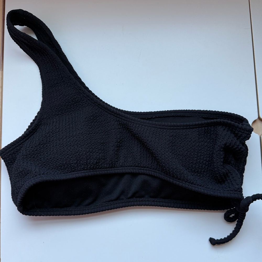 Salt + Cove Black One Shoulder Bikini Top size medium - Picture 6 of 7